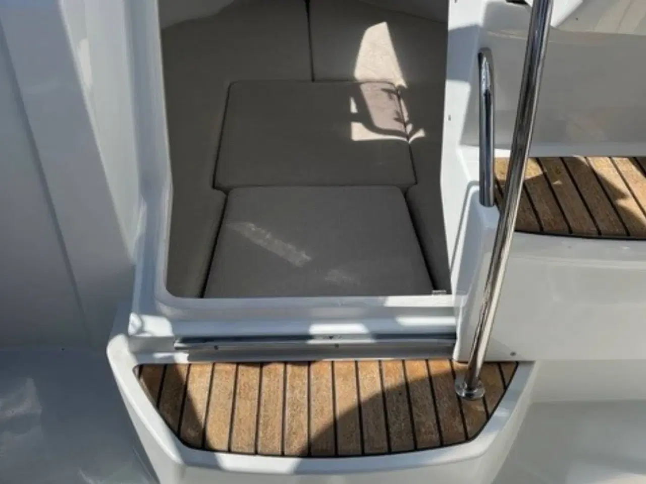 Billede 10 - Jeanneau 6.5 DC - 175 HK Yamaha/Udstyr