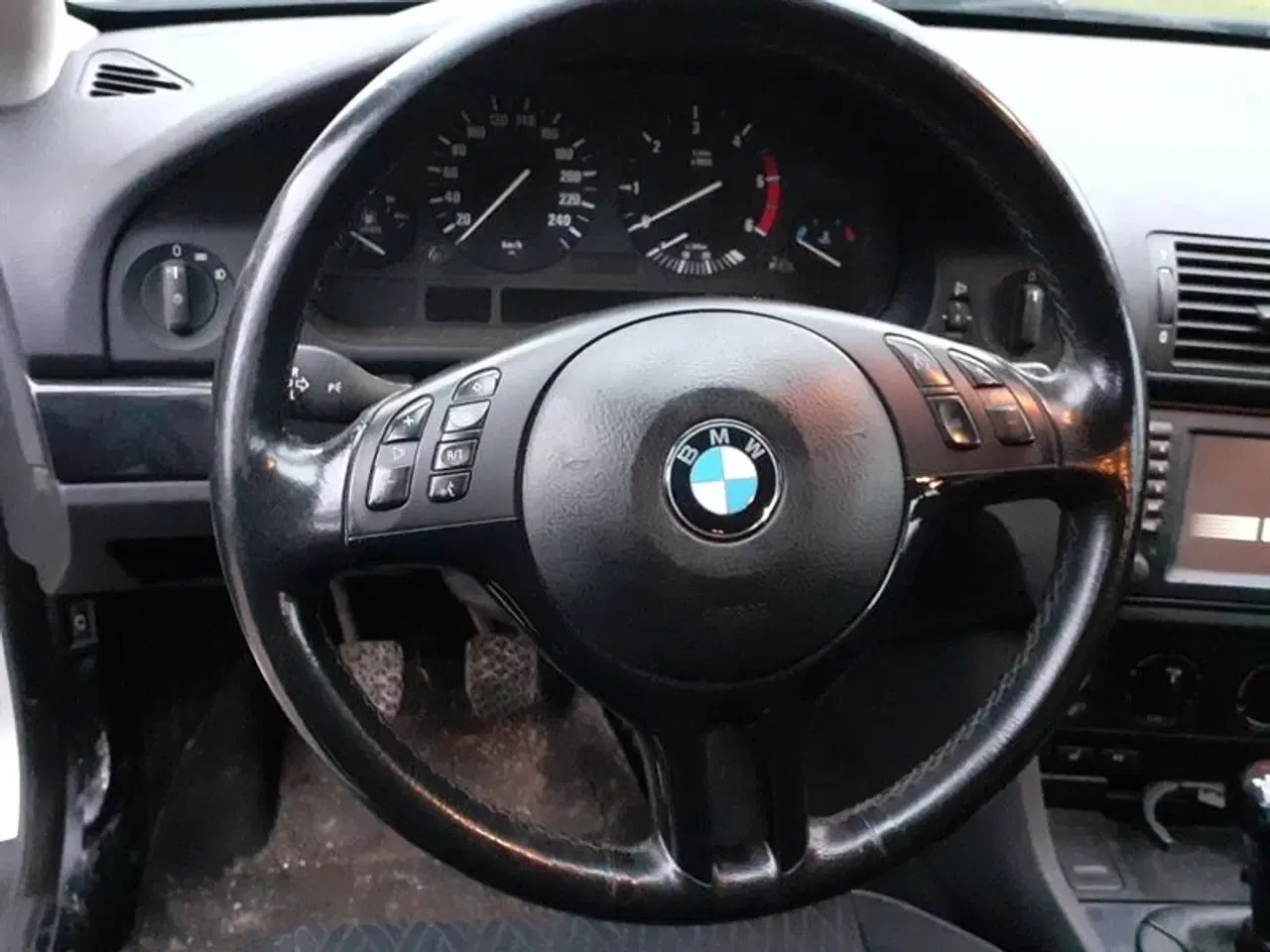 Billede 1 - Sportsrat læder inklusiv airbag K15495 BMW E39
