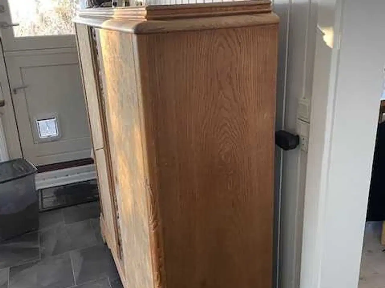 Billede 3 - Smukt antikt skab i kirsebær