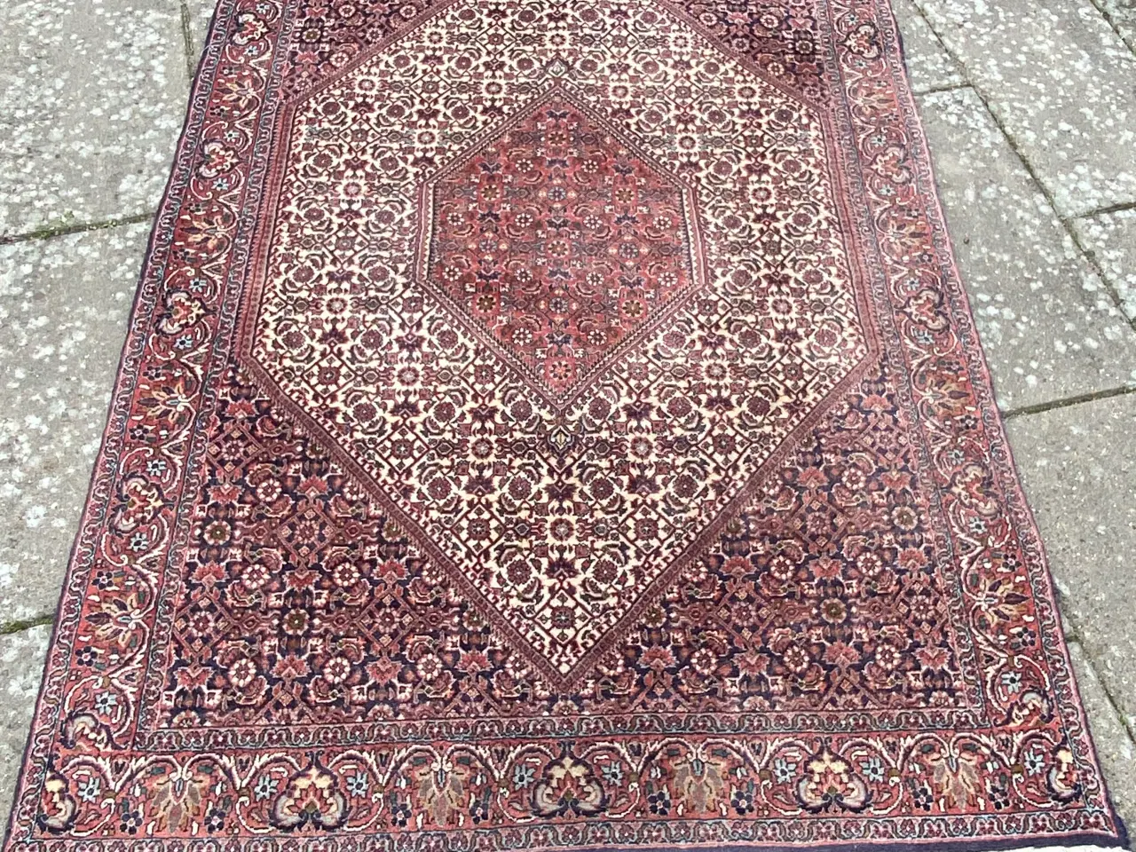 Billede 1 - Flot tæppe til spise/sofabord