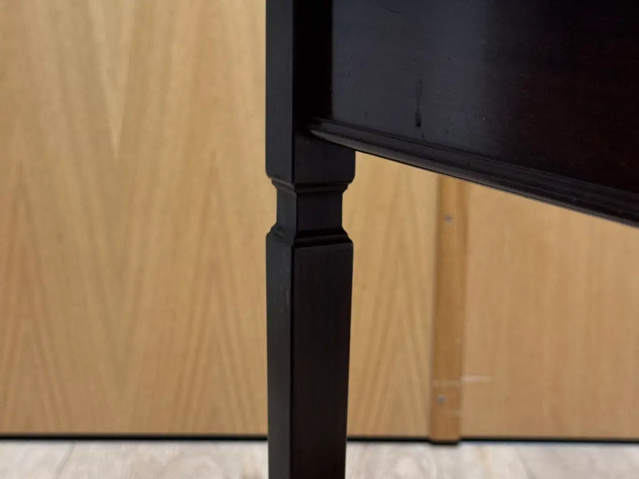 Billede 2 - Mahognibord i klassisk design 