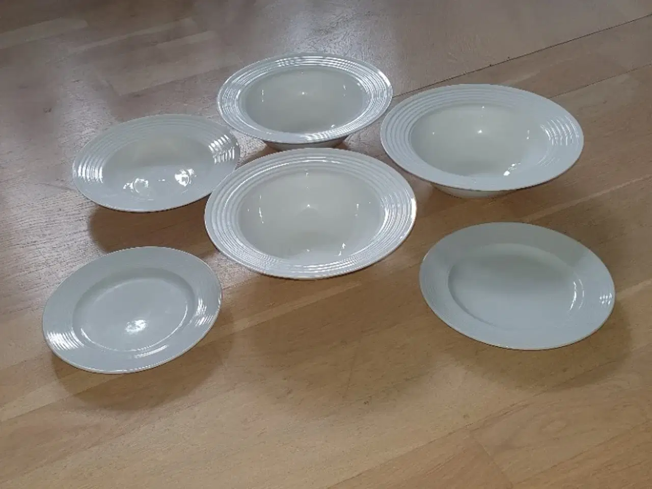 Billede 2 - Tallerkener	