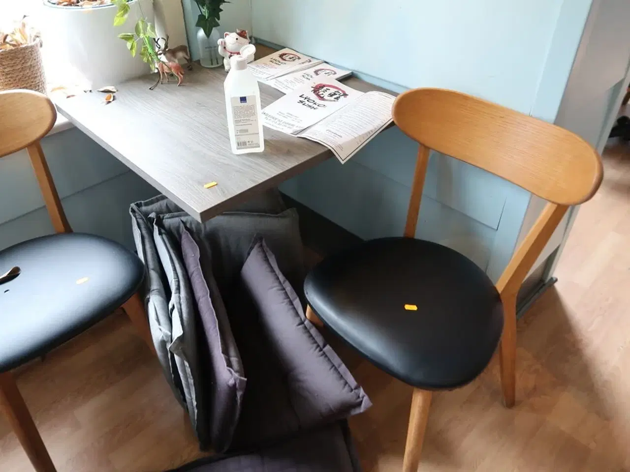 Billede 3 - Bord med 2 stk. stole