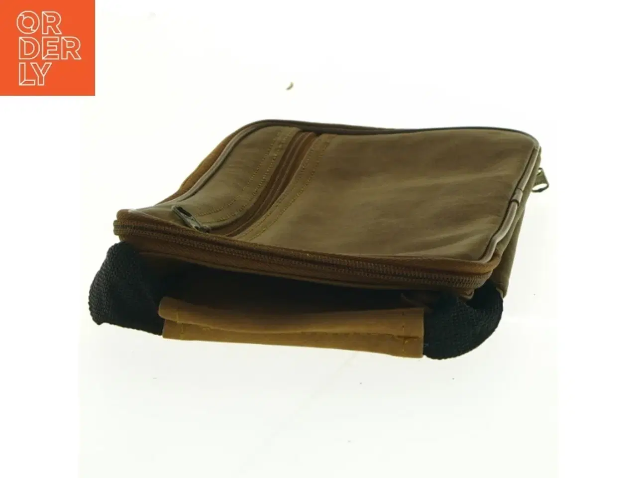 Billede 2 - Brun toilettaske (str. 24 x 15 x 6 cm)