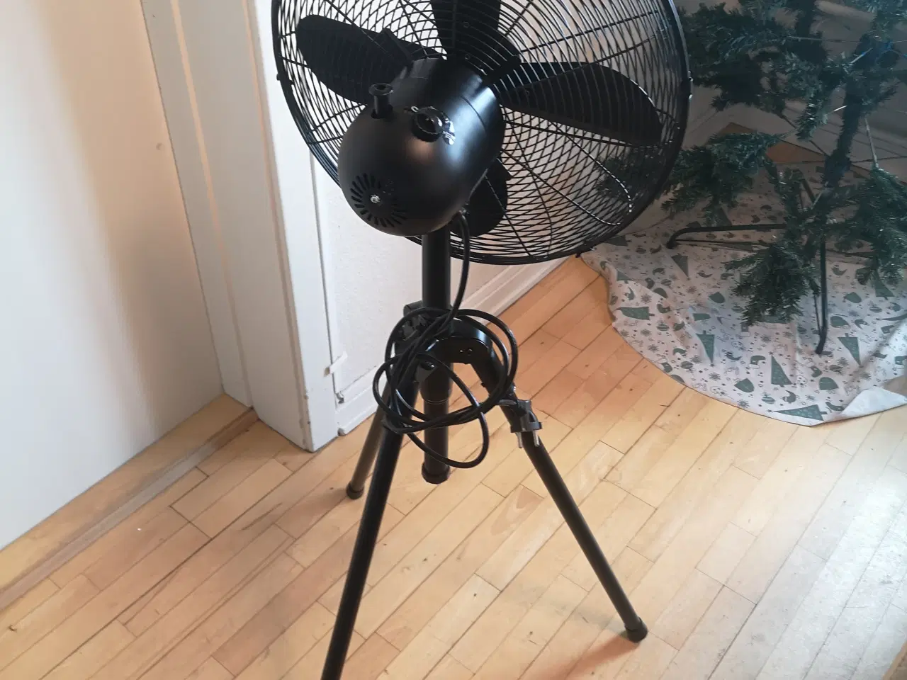 Billede 8 - Opretstående ventilator blæser meget kraftigt 💪 o