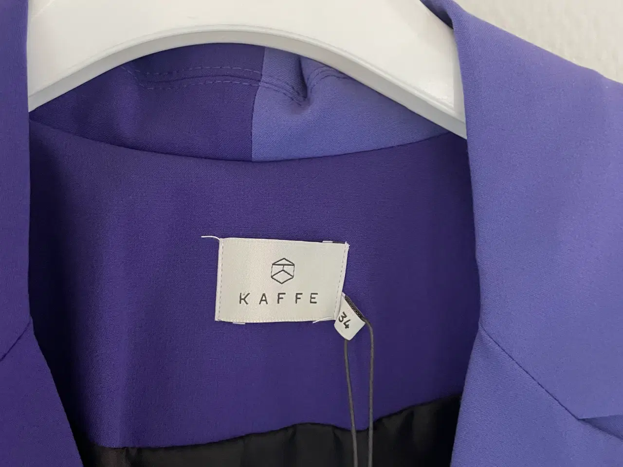 Billede 2 - Jakker og vest XS . Nyt Pr.Stk 50kr