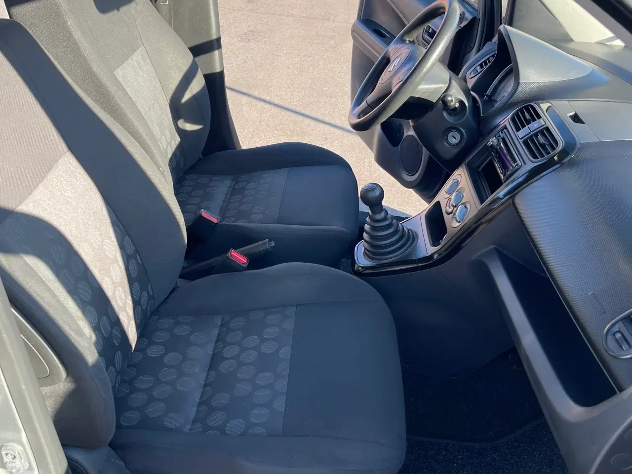 Billede 4 - Suzuki Splash 1.0 Årg 2010 5-dørs 