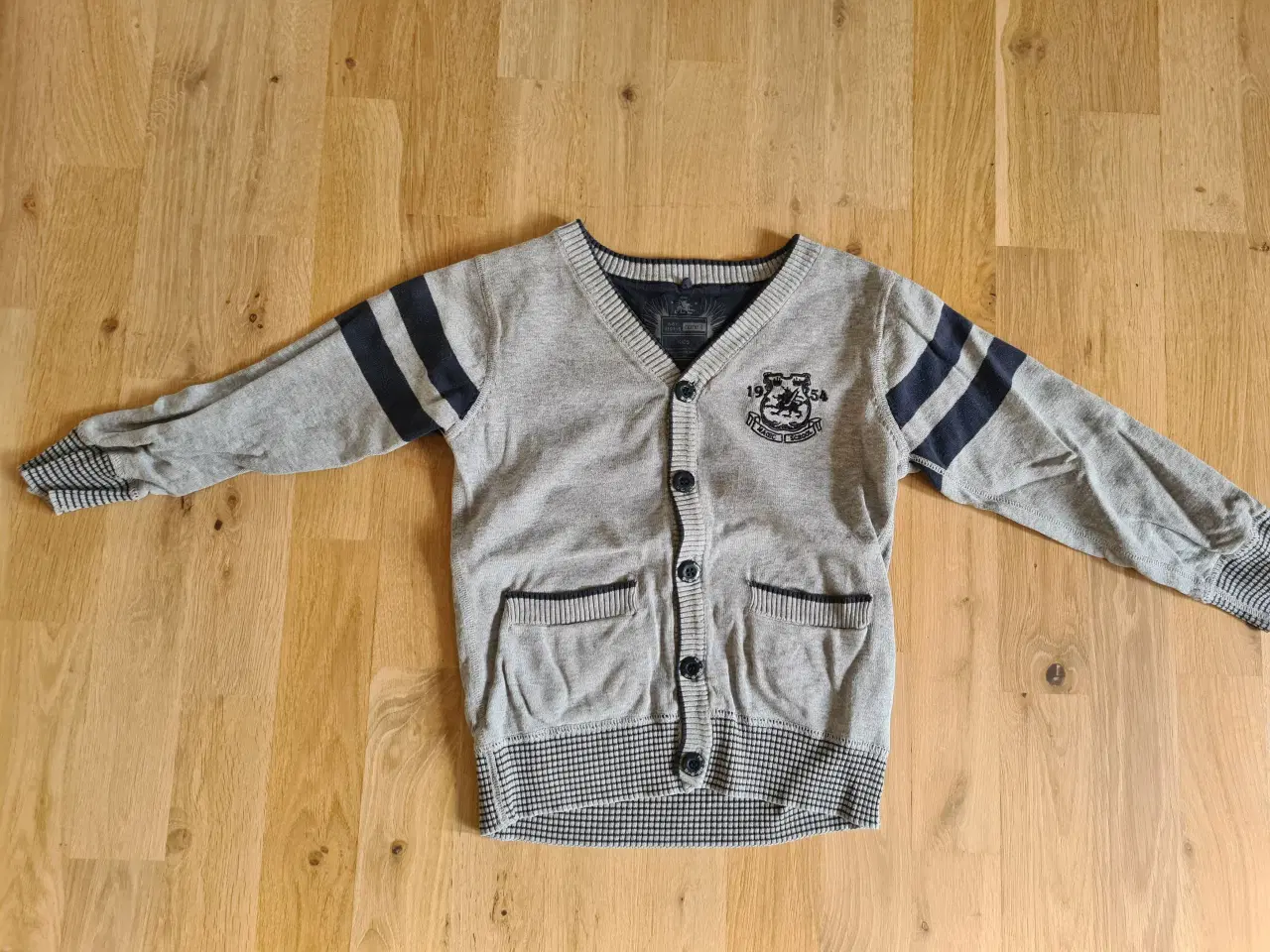 Billede 5 - T-shirt og cardigan