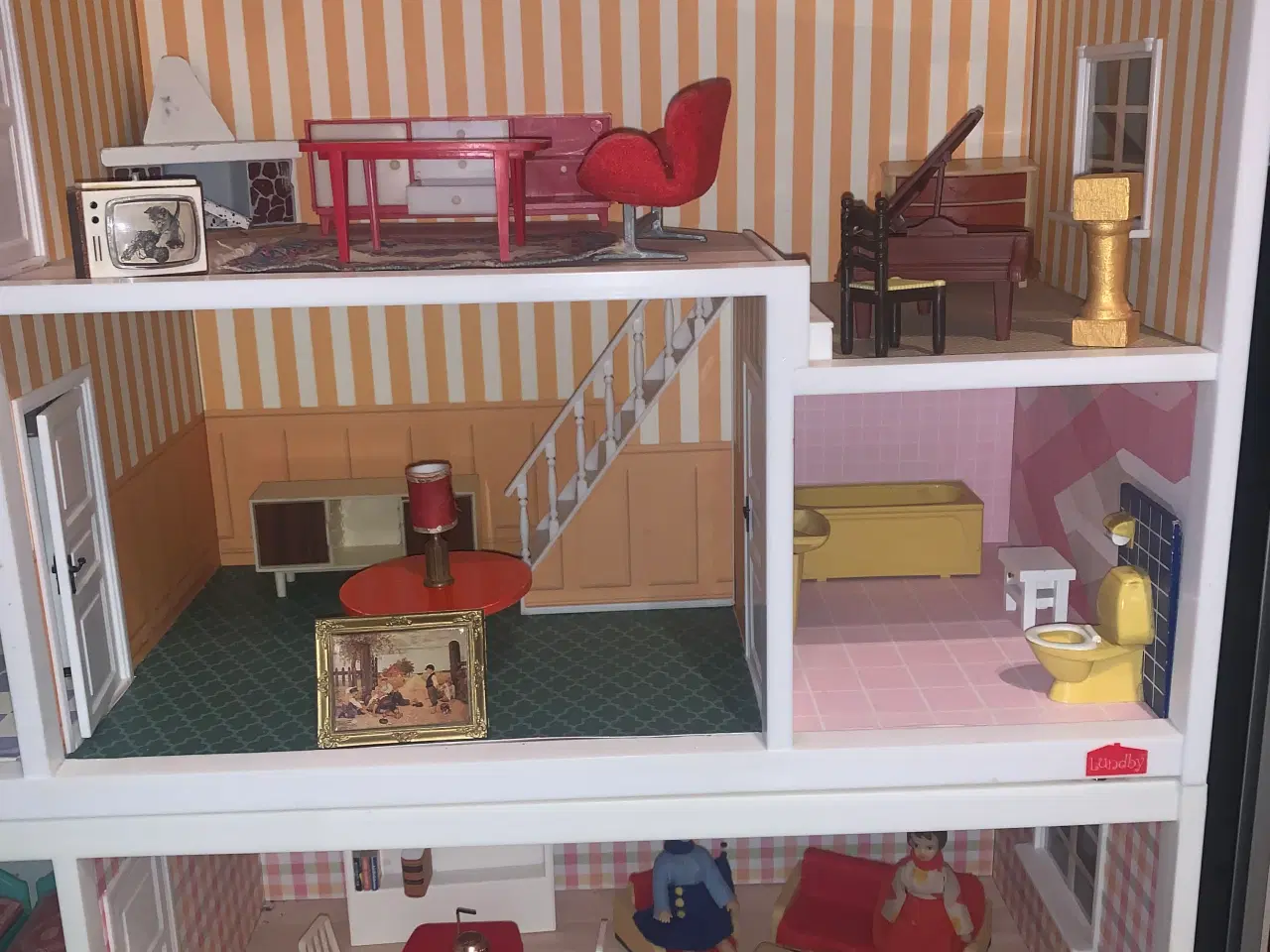 Billede 3 - Stort Lundby dukkehus med alt tilbehør. 
