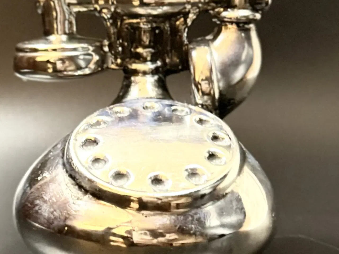 Billede 2 - Retro sparegris – telefon – kromglaseret keramik –