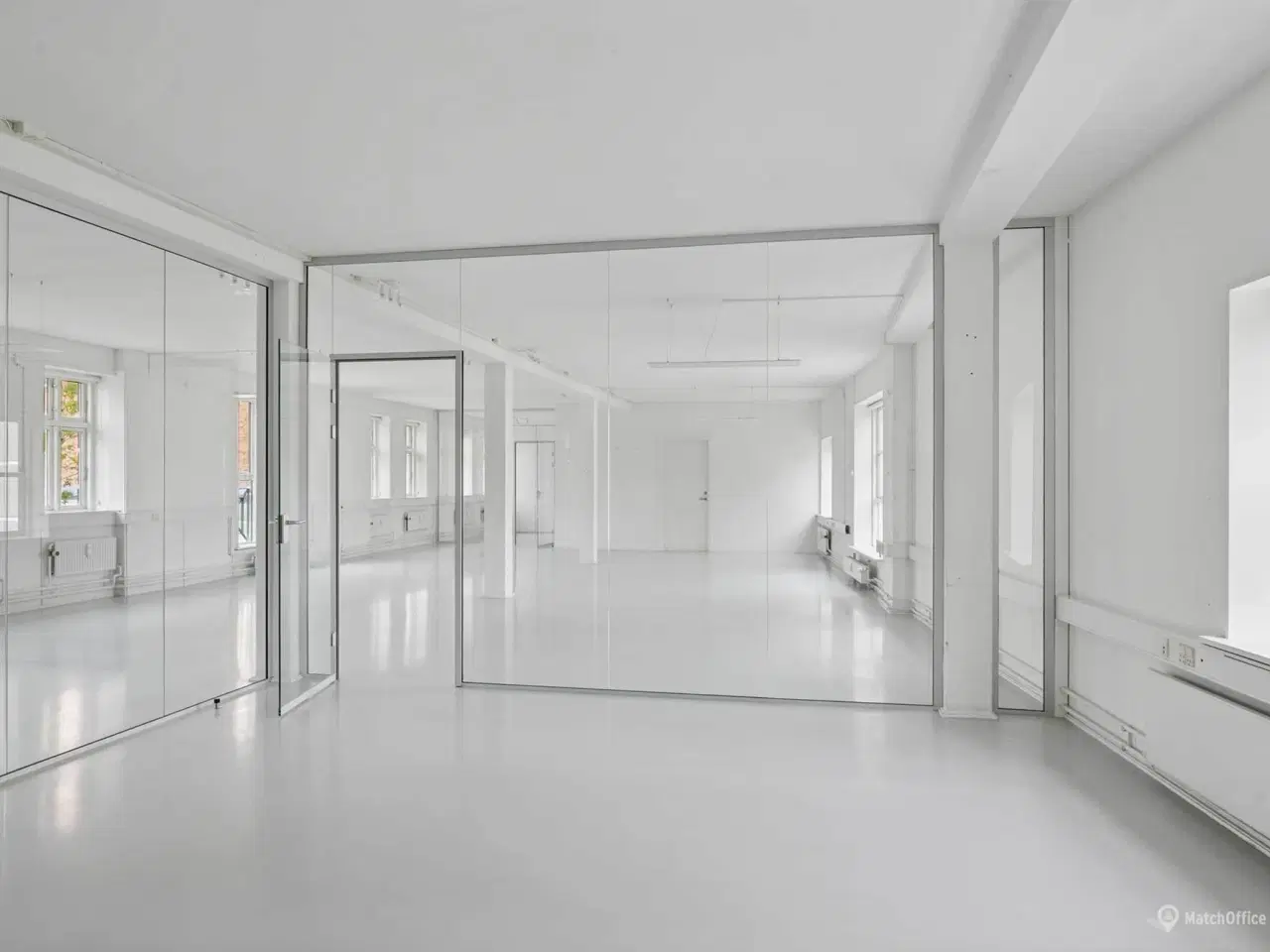 Billede 2 - Lyst og rummeligt kontorlejemål i kreativt miljø – tæt på Islands Brygge metrostation.