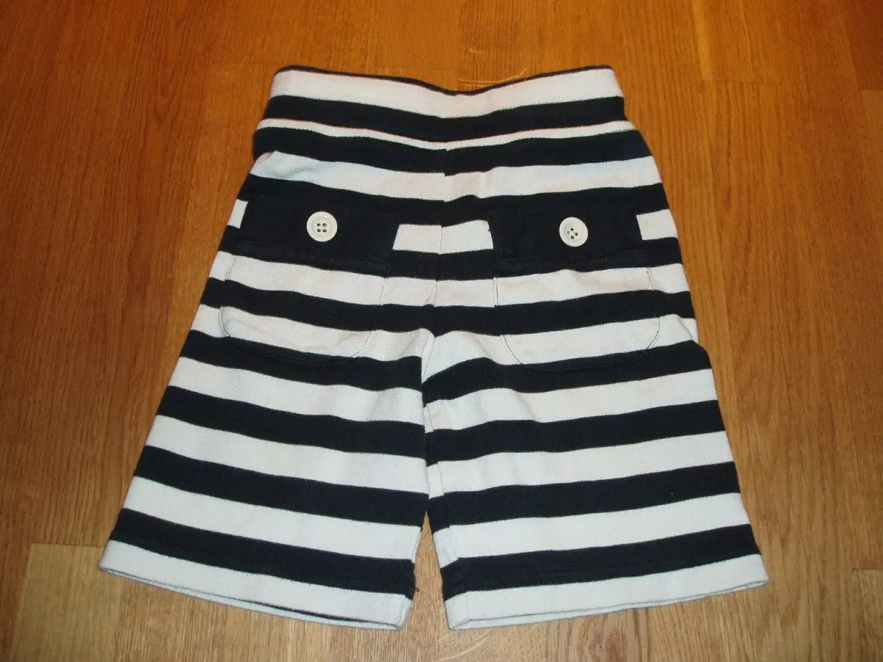 Billede 1 - Katvig shorts str. 92