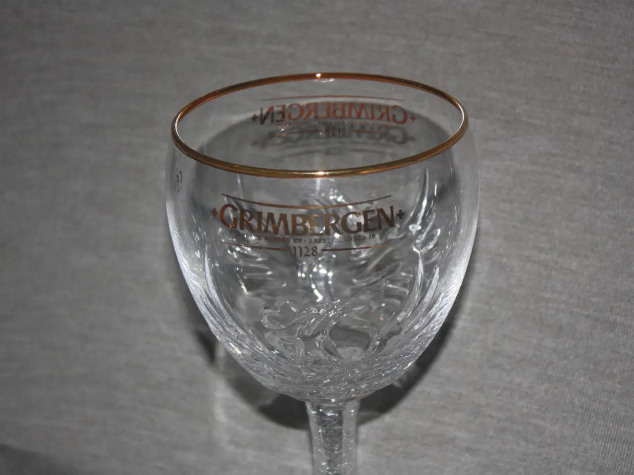 Billede 2 - Grimbergen øl glas med guldkant og motiv 
