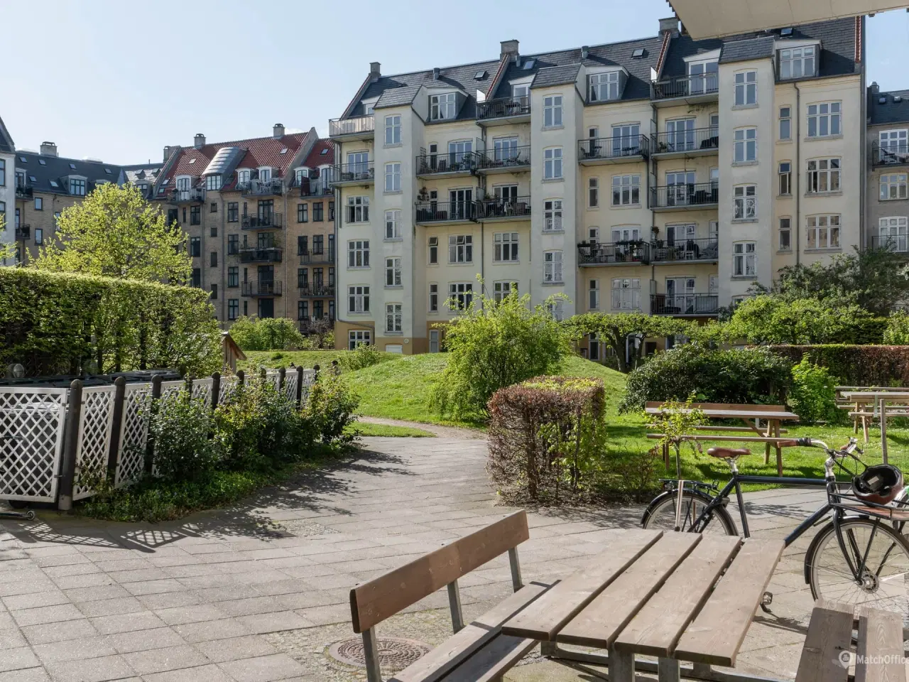 Billede 15 - Tæt på Metro: Lyst stuelejemål centralt i København K