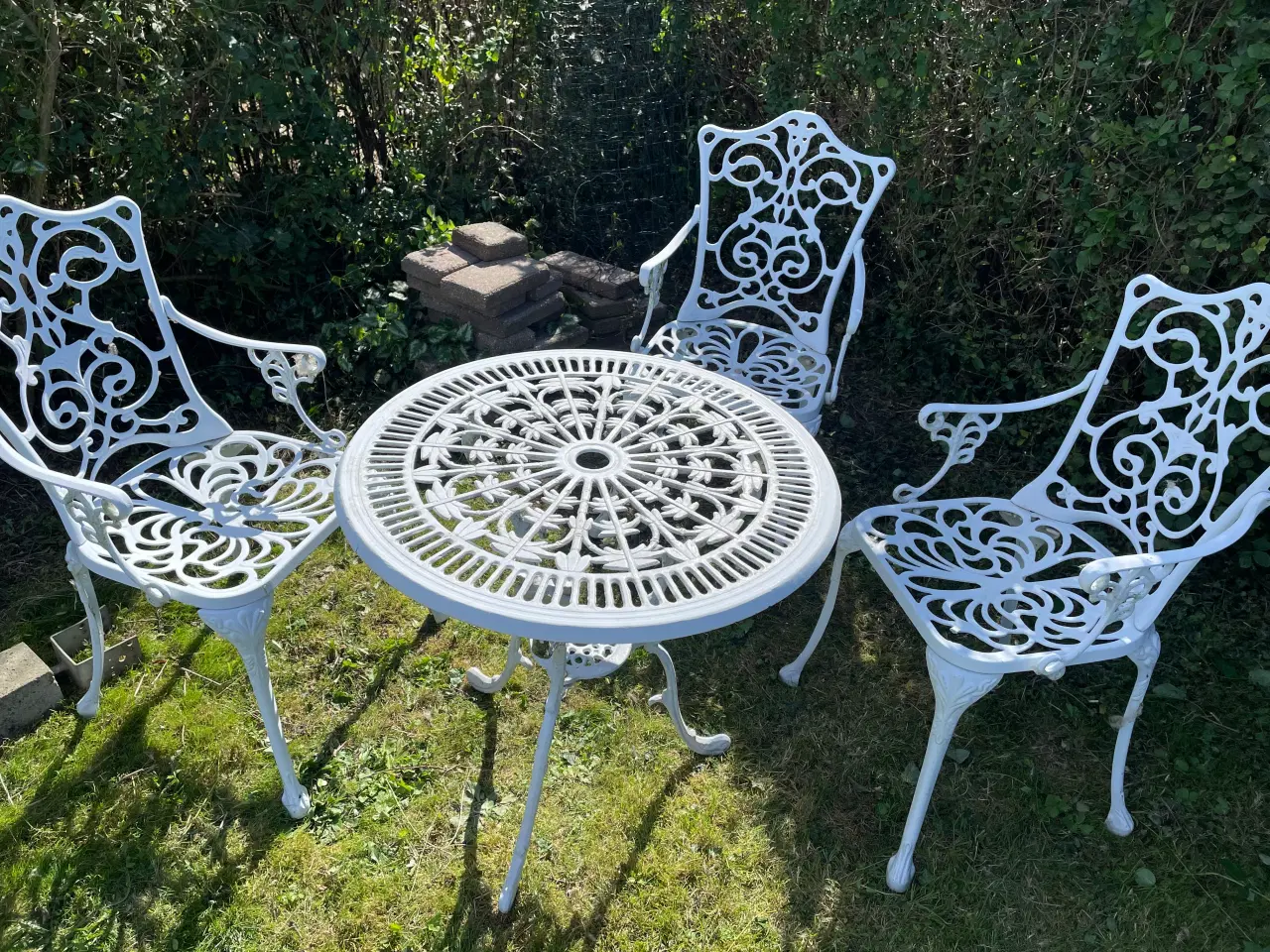 Billede 2 - Cafesæt bord og 3 stole