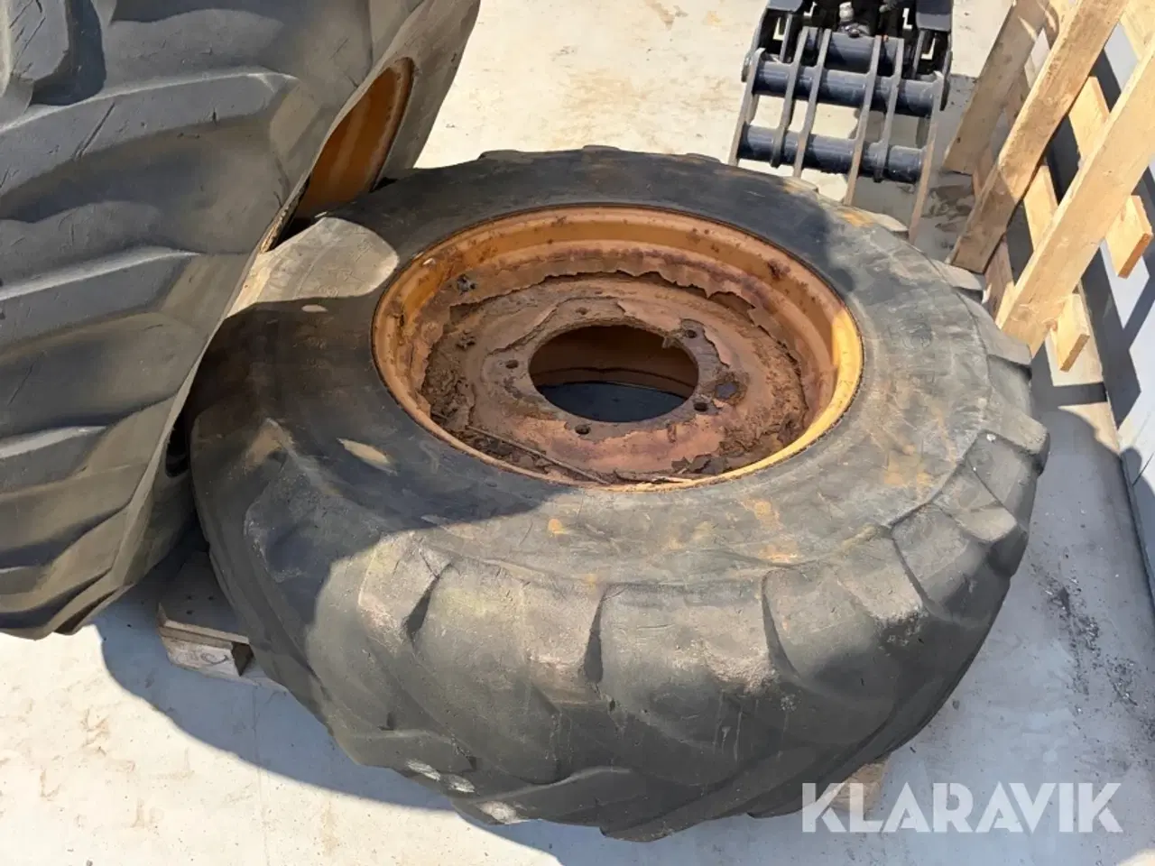 Billede 4 - Hjul + dæk Michelin + Seventy 19.5LR28 + 16.9R28X