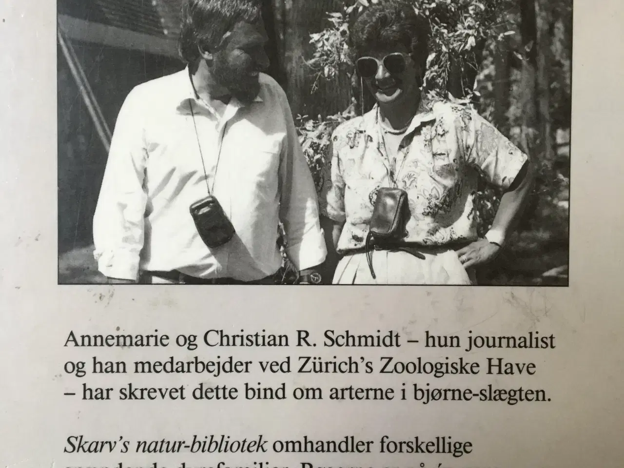 Billede 2 - Bog om bjørne. Skarvs naturbibliotek/Høst & Søn.