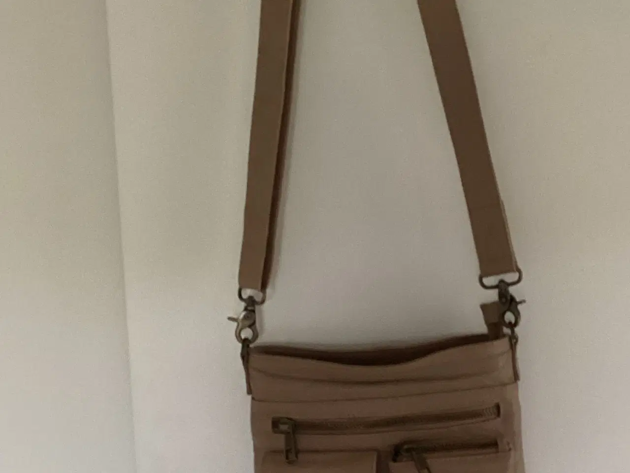 Billede 3 - Depeche taske