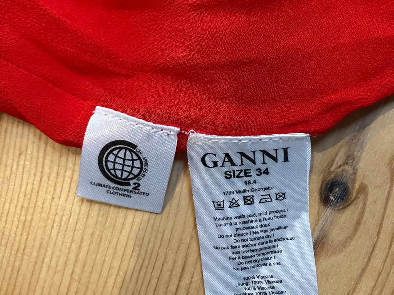 Billede 2 - Rød Ganni nederdel