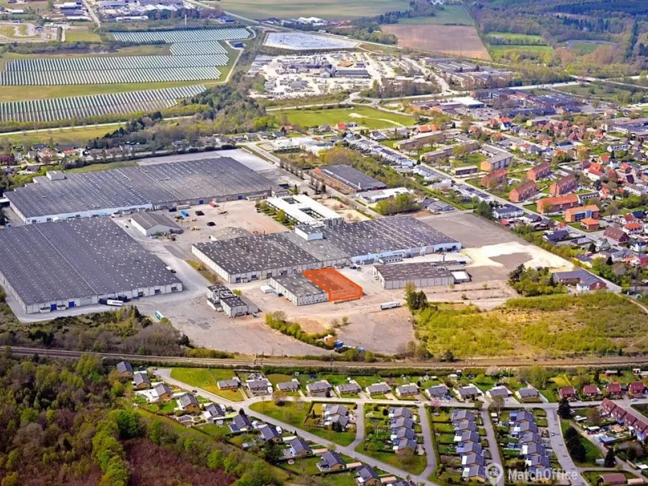 Billede 2 - Lagerhal til leje i Vojens | 735 m² lagerhal tæt på E45 motorvej