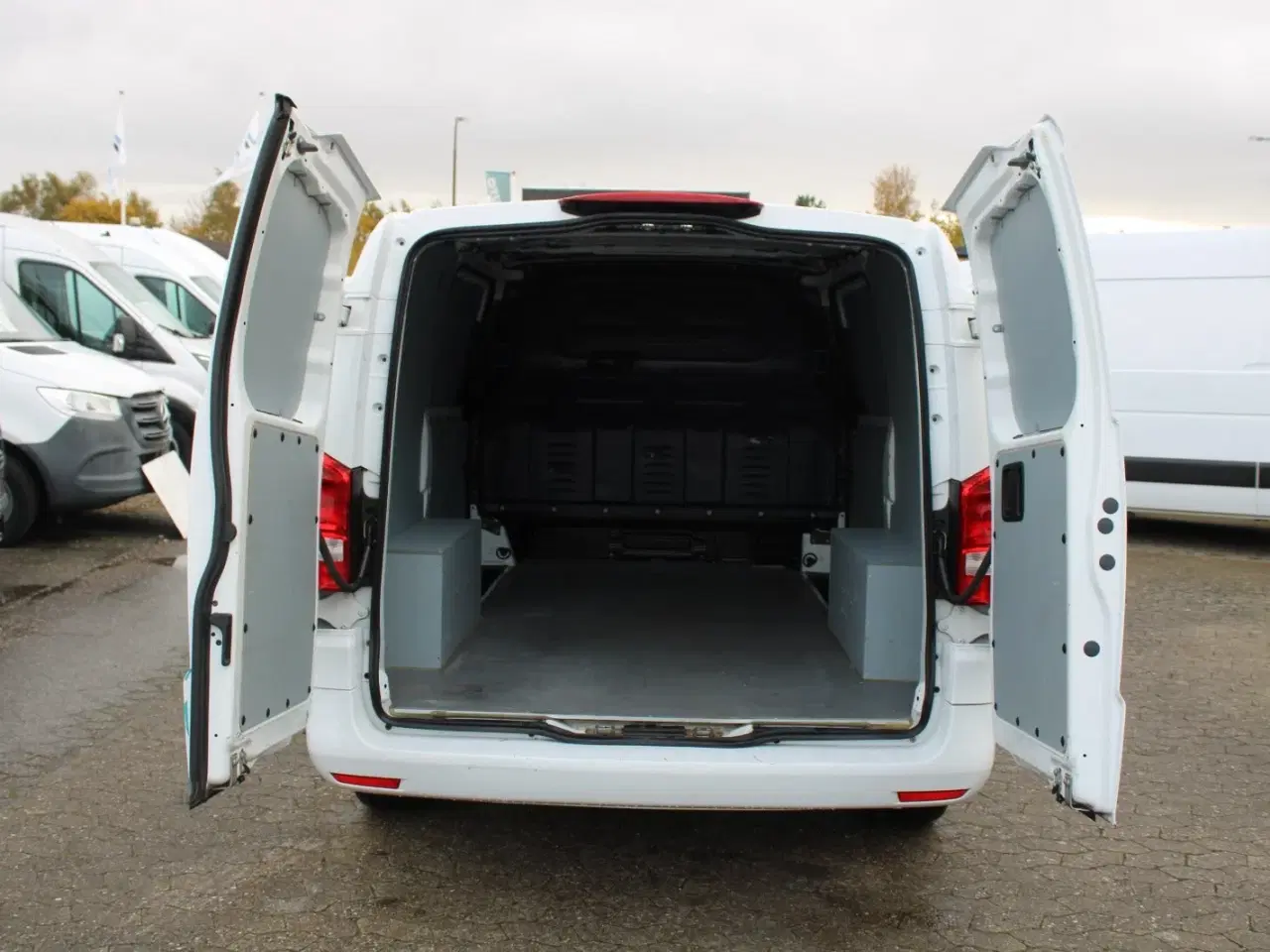 Billede 8 - Mercedes Vito 114 2,0 CDi Complete aut. L RWD