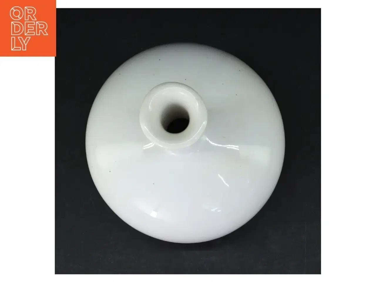 Billede 2 - Hvid keramikvase (str. 17 cm)