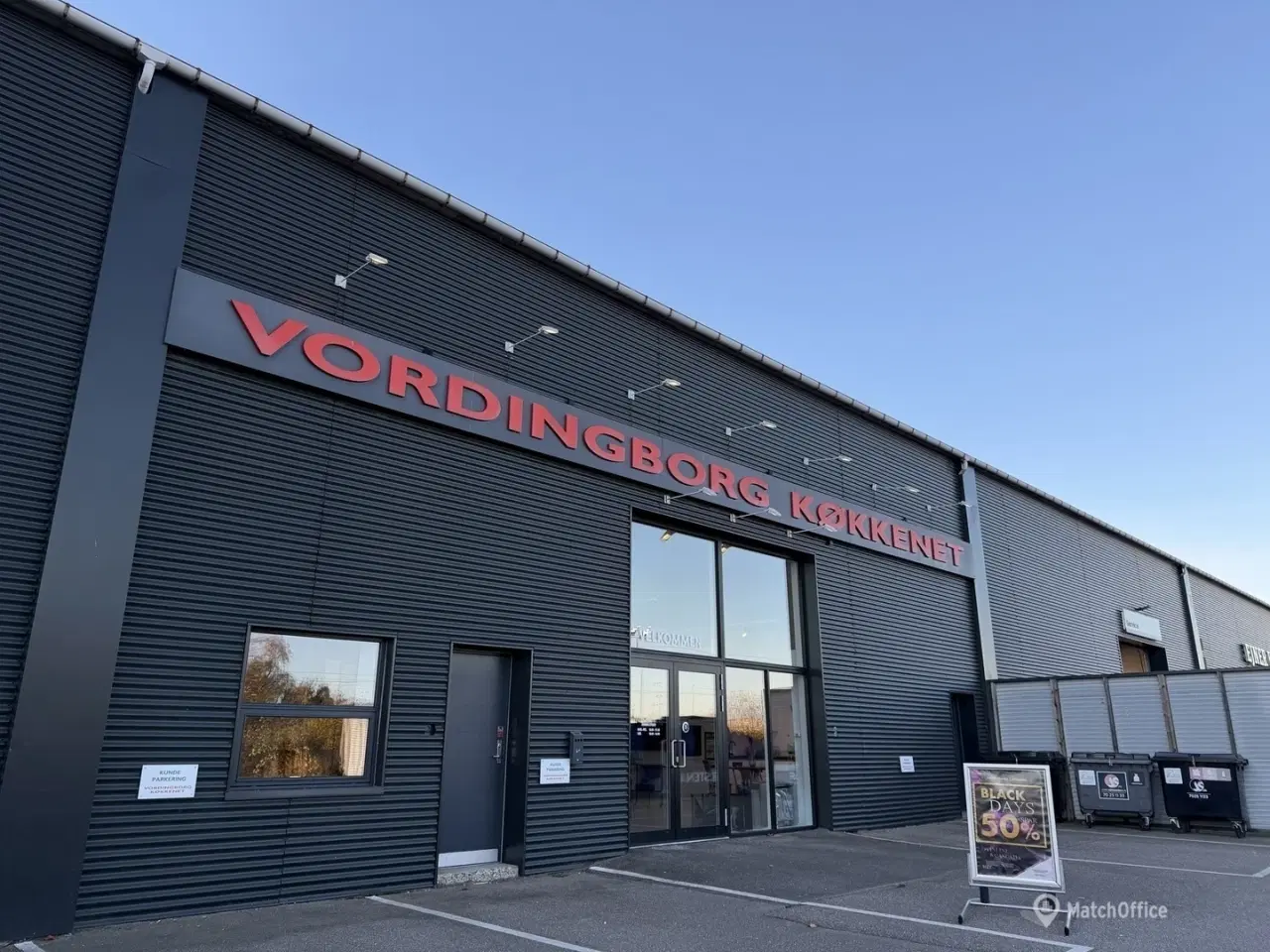 Billede 12 - Pæn & indbydende butik/showroom med stor synlighed