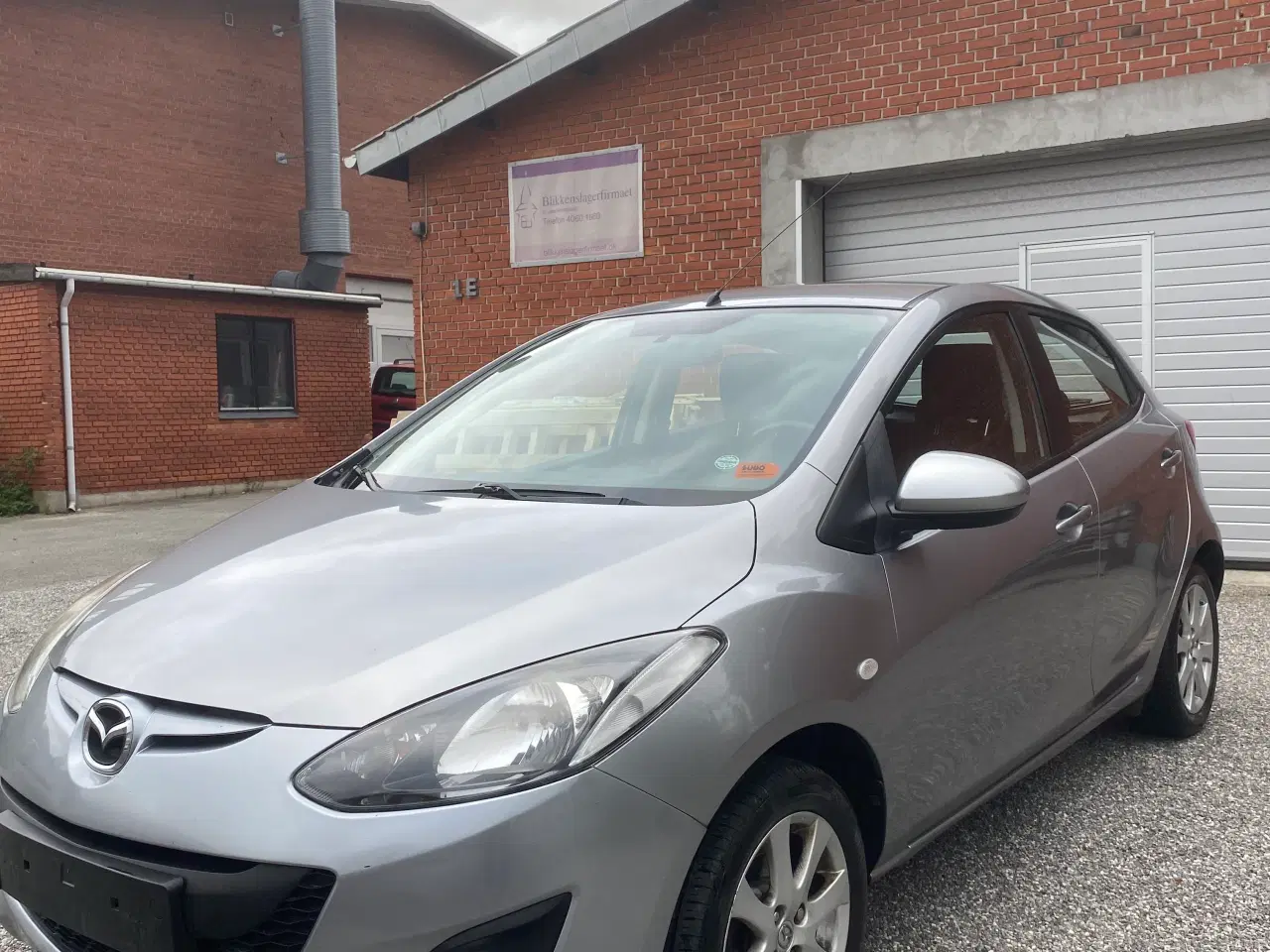 Billede 2 - Mazda 2 1.3 Benzin 2011🚘