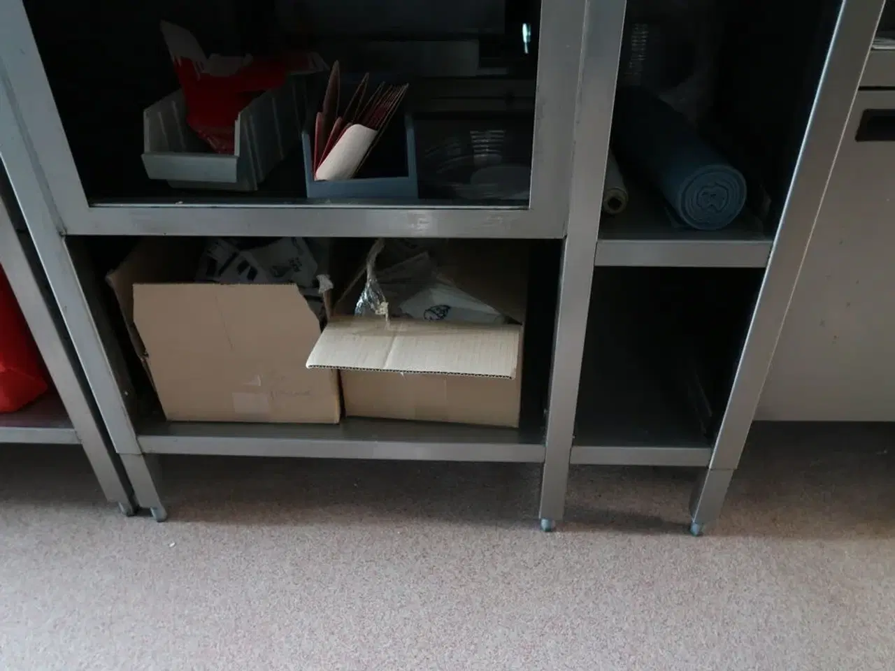 Billede 3 - Rustfri stålbord med indhold samt varmeskuffe HATCO Drawer Warmer