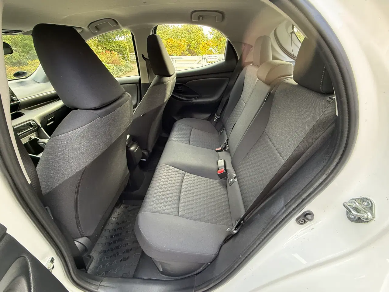 Billede 8 - Toyota Yaris hybrid e-active 1.5  26 tkm