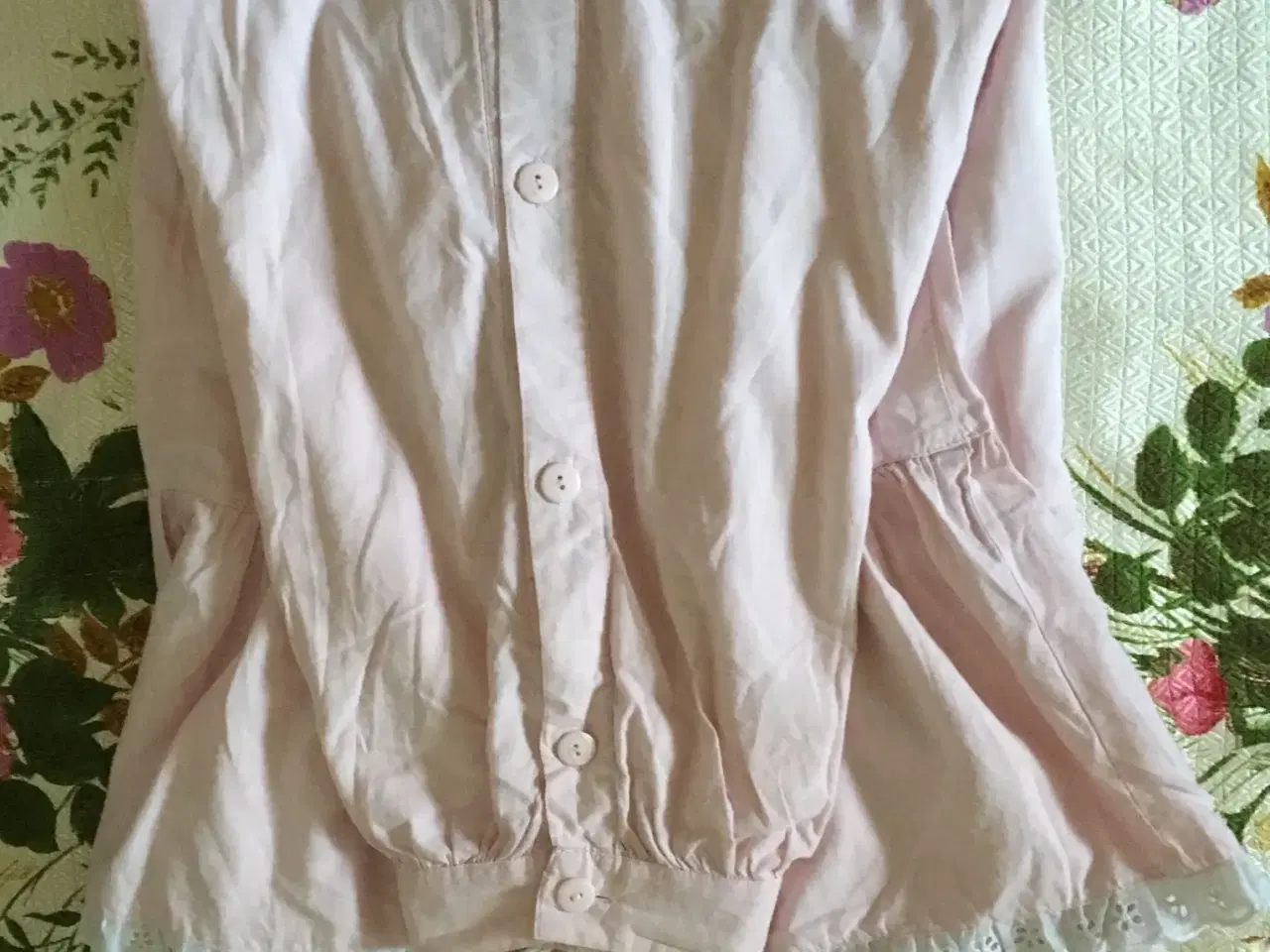 Billede 4 - Lyserød nederdel i bomuld
