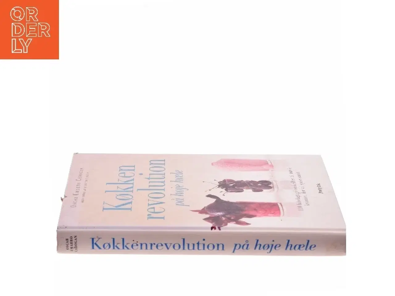 Billede 2 - Køkkenrevolution på høje hæle : 110 fabelagtige opskrifter til travle kvinder, der vil spise sundt af Oscar Umahro Cadogan (Bog)