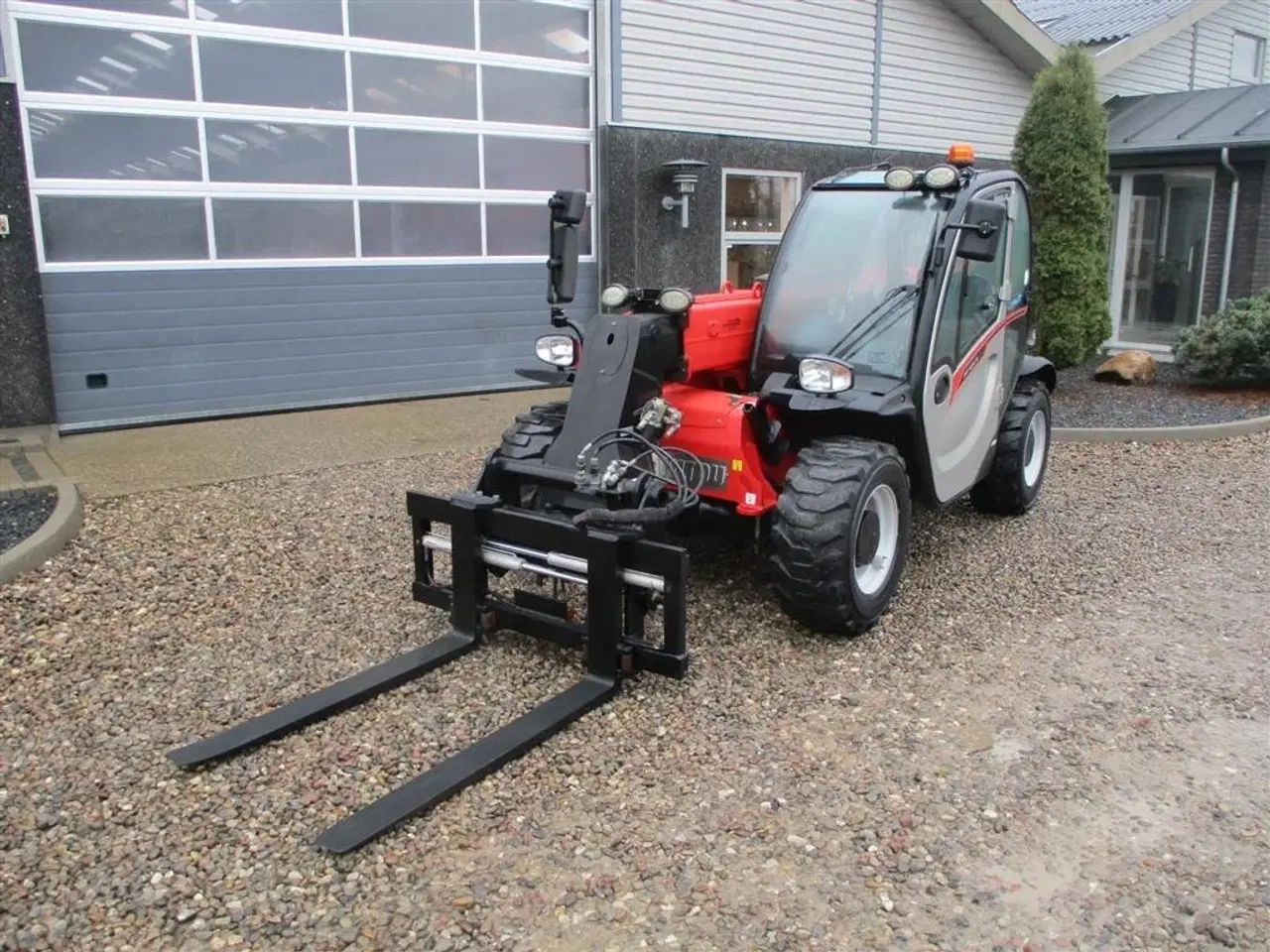 Billede 6 - Manitou MT 625H COMFORT Dansk maskine, med hydrauliske pallegafler.