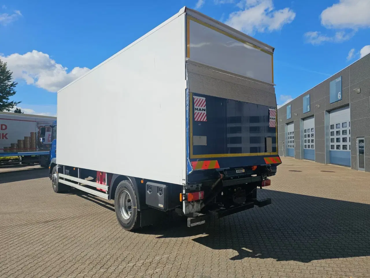 Billede 3 - MAN TGM 18.290, Lukket kasse
