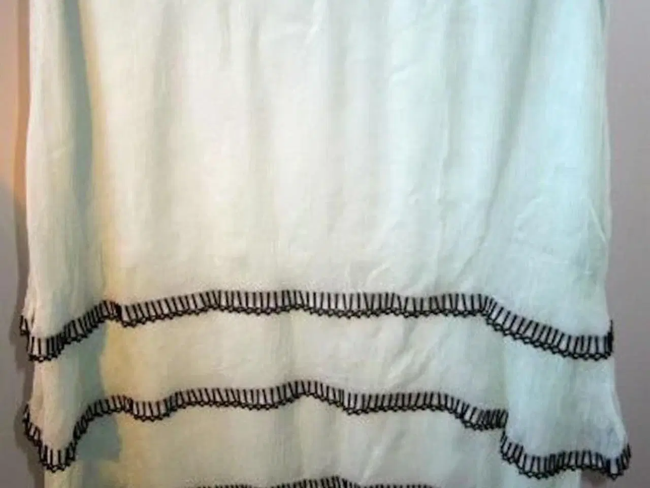 Billede 4 - Cacharel, silkenederdel, str 42