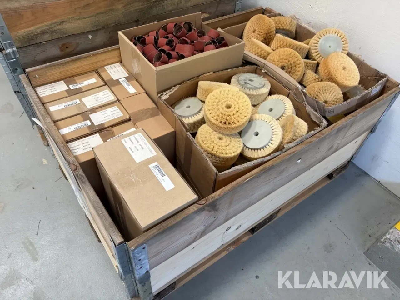 Billede 1 - Lot - polalbørster og mini slibebånd - 1 palle