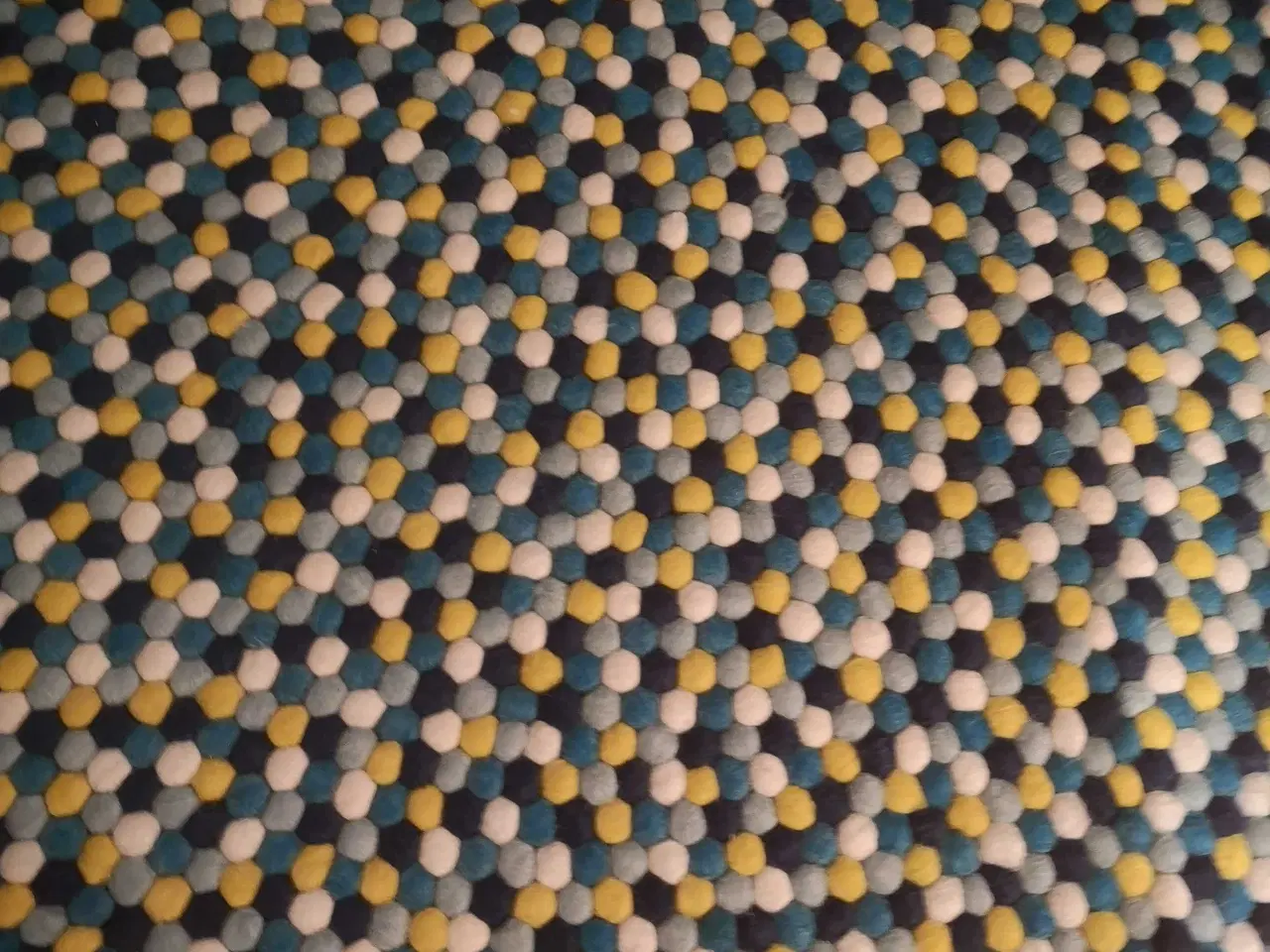 Billede 2 - Kugletæppe flerfarvet