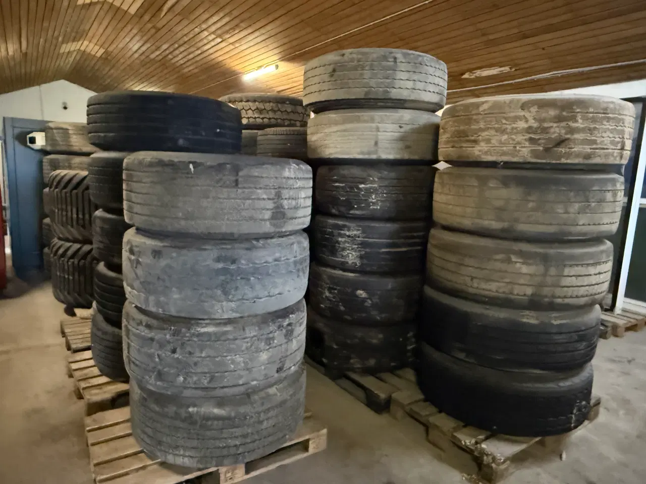 Billede 2 - Trailer hjul med fælge 