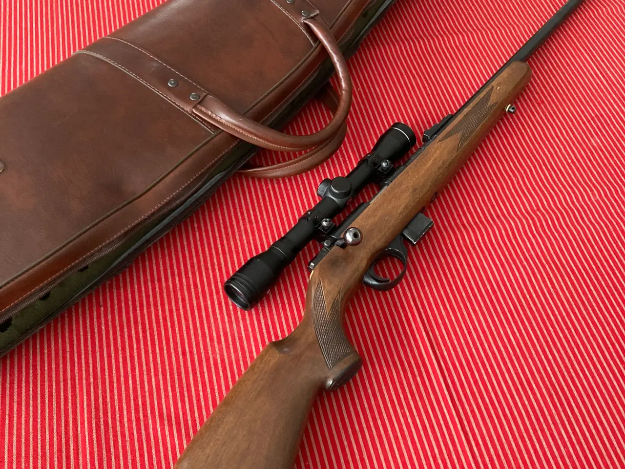 Billede 1 - Salonriffel 22MAG, ARMSCOR, MODEL 1500.