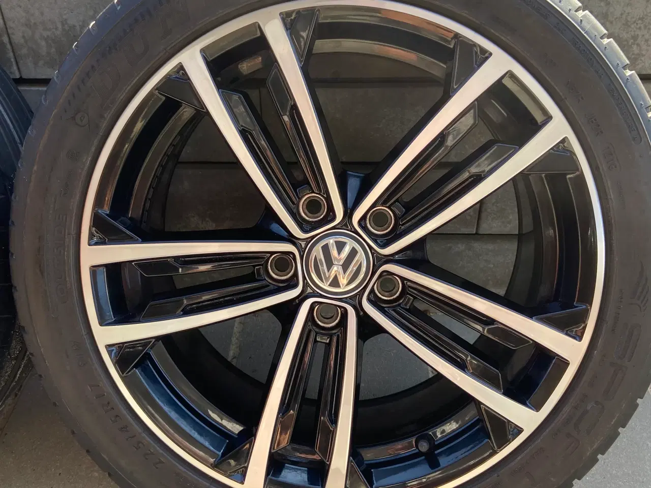 Billede 5 - Originale 17” VW fælge med gode dæk!