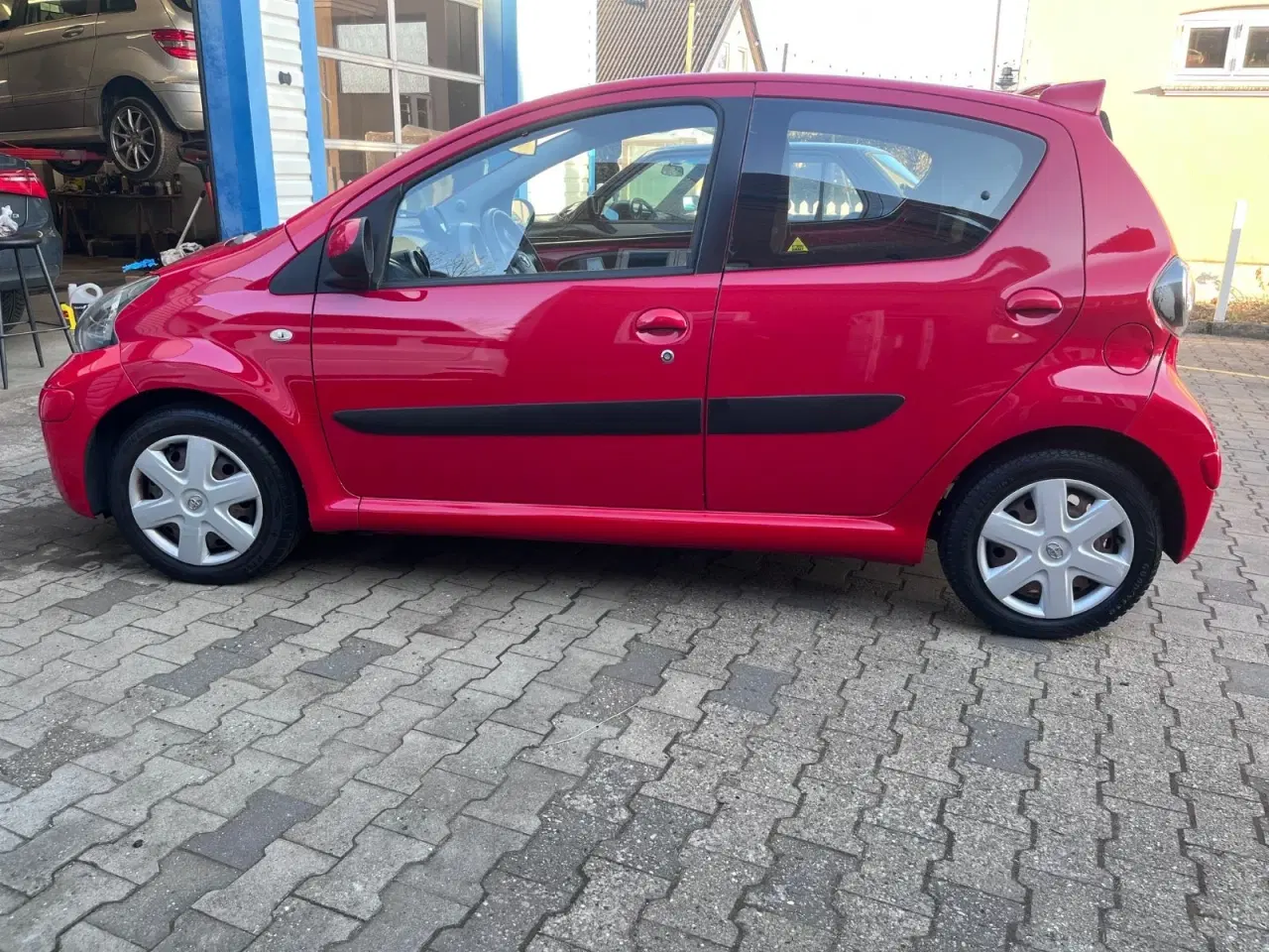 Billede 3 - Toyota Aygo 1,0 Plus Black MMT komfort
