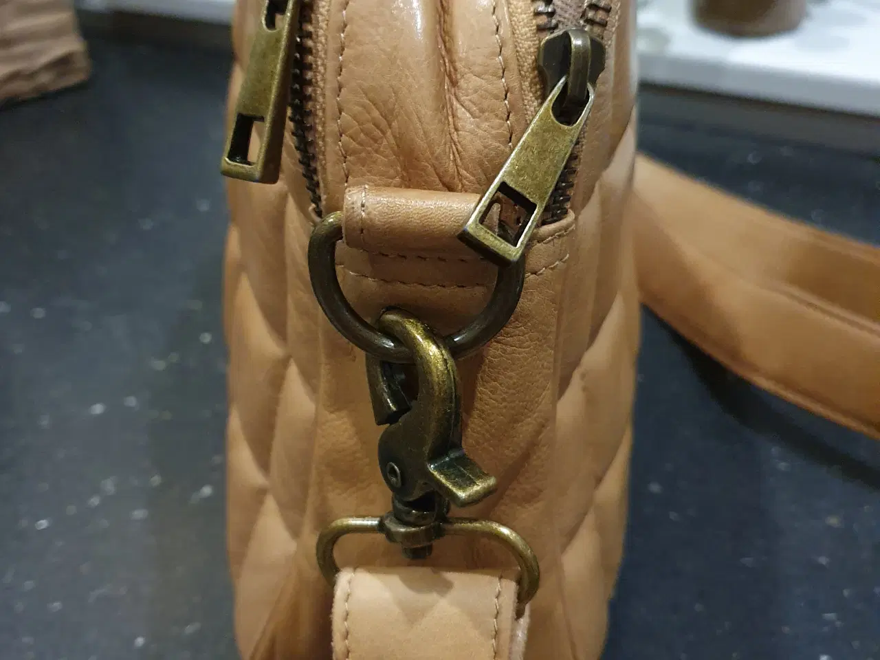 Billede 2 - Super flot skuldertaske