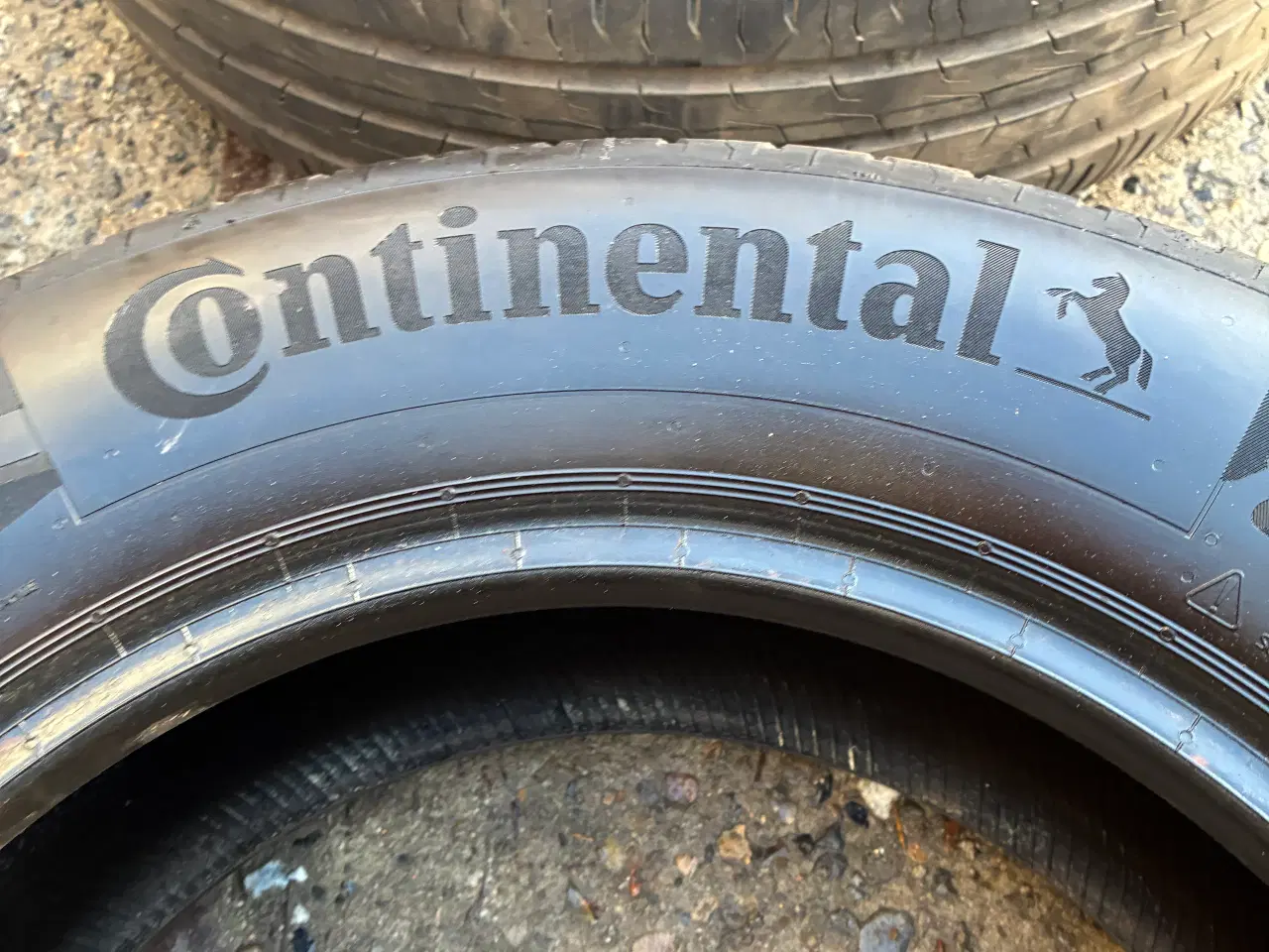 Billede 2 - 2 kvalitets sommerdæk. 195/65