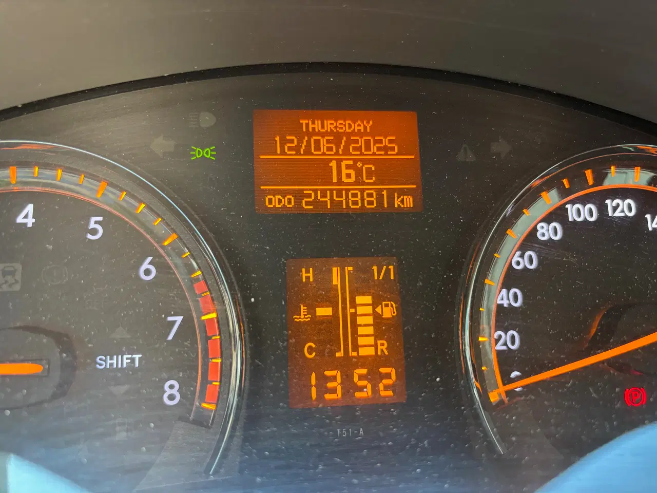 Billede 11 - Toyota Avensis 1,8 sedan, 6 gear.