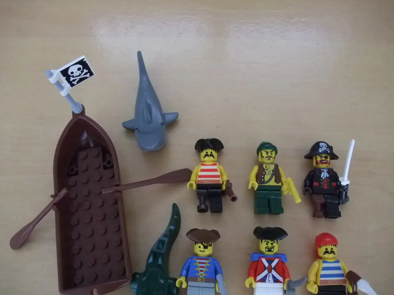 Billede 2 - Lego Pirates Figurer+Tilbehør 