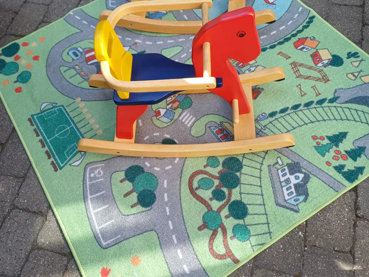 Billede 8 - Gyngehest/bil bane 