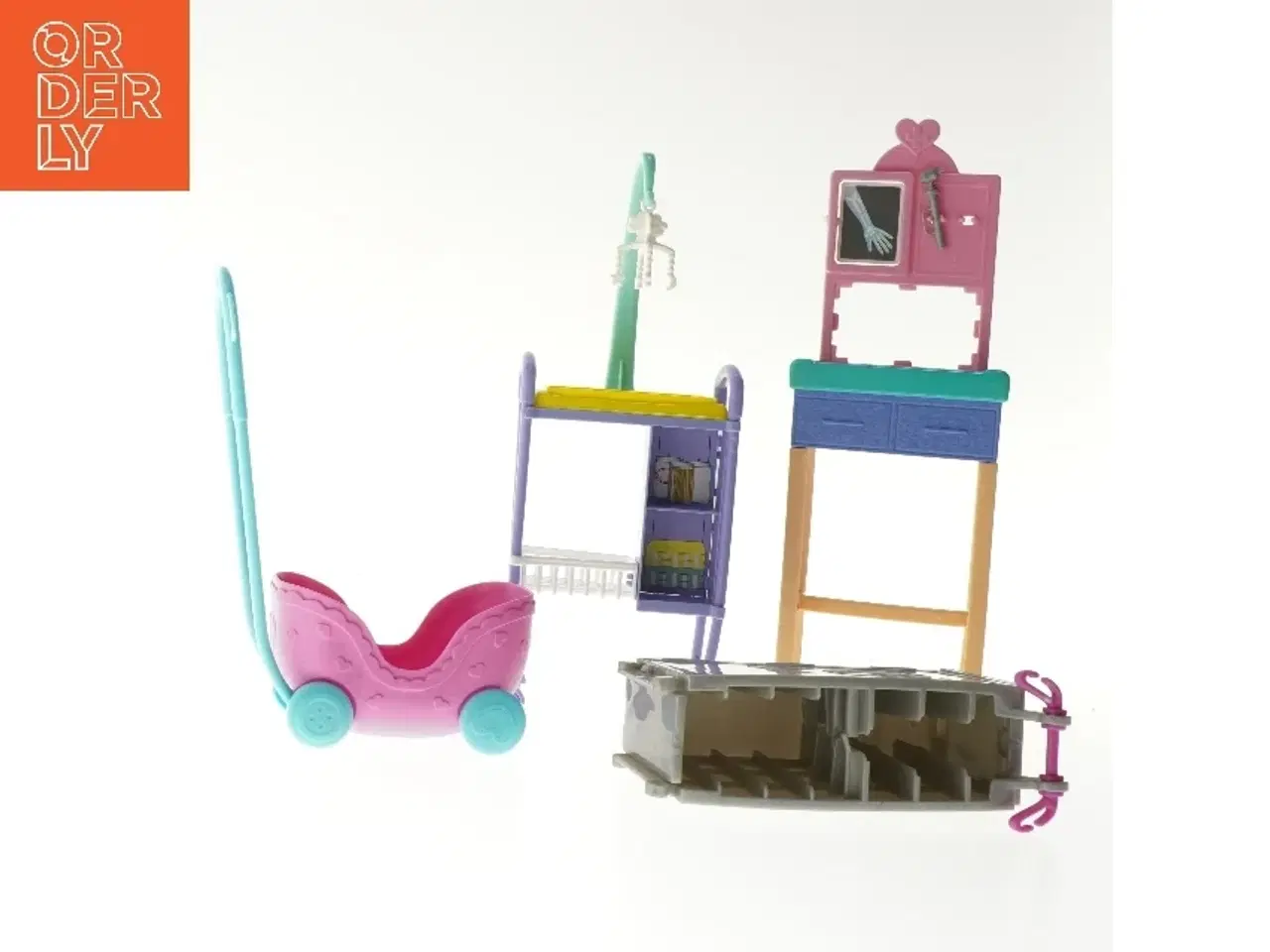 Billede 1 - Legetøjssæt med dukketilbehør fra Barbie (str. 29x9 cm)