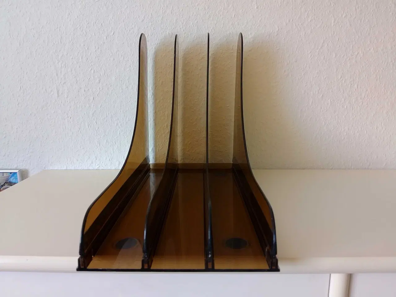 Billede 1 - LP holder i røgfarvet akryl
