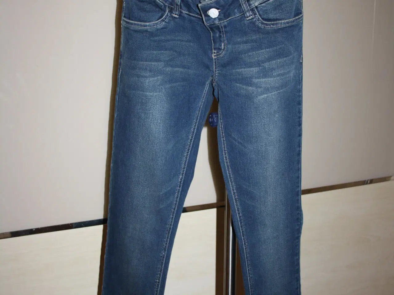 Billede 1 - NY* Vente jeans (slim fit) str.27/34