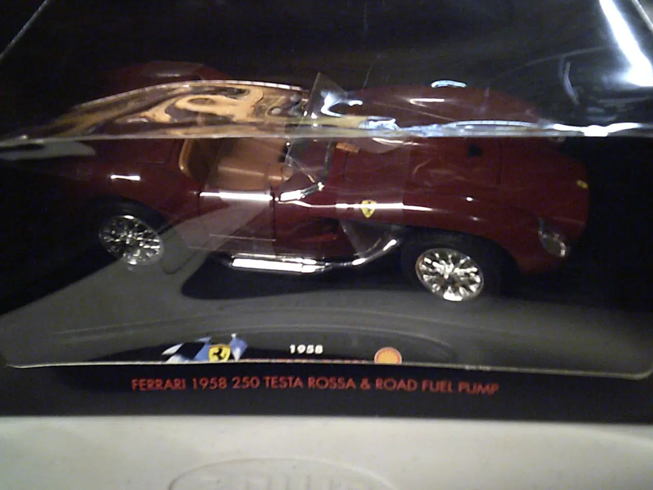 Billede 1 - Legetøjsbil Ferrari 250 Testa Rossa + Road fuel pu